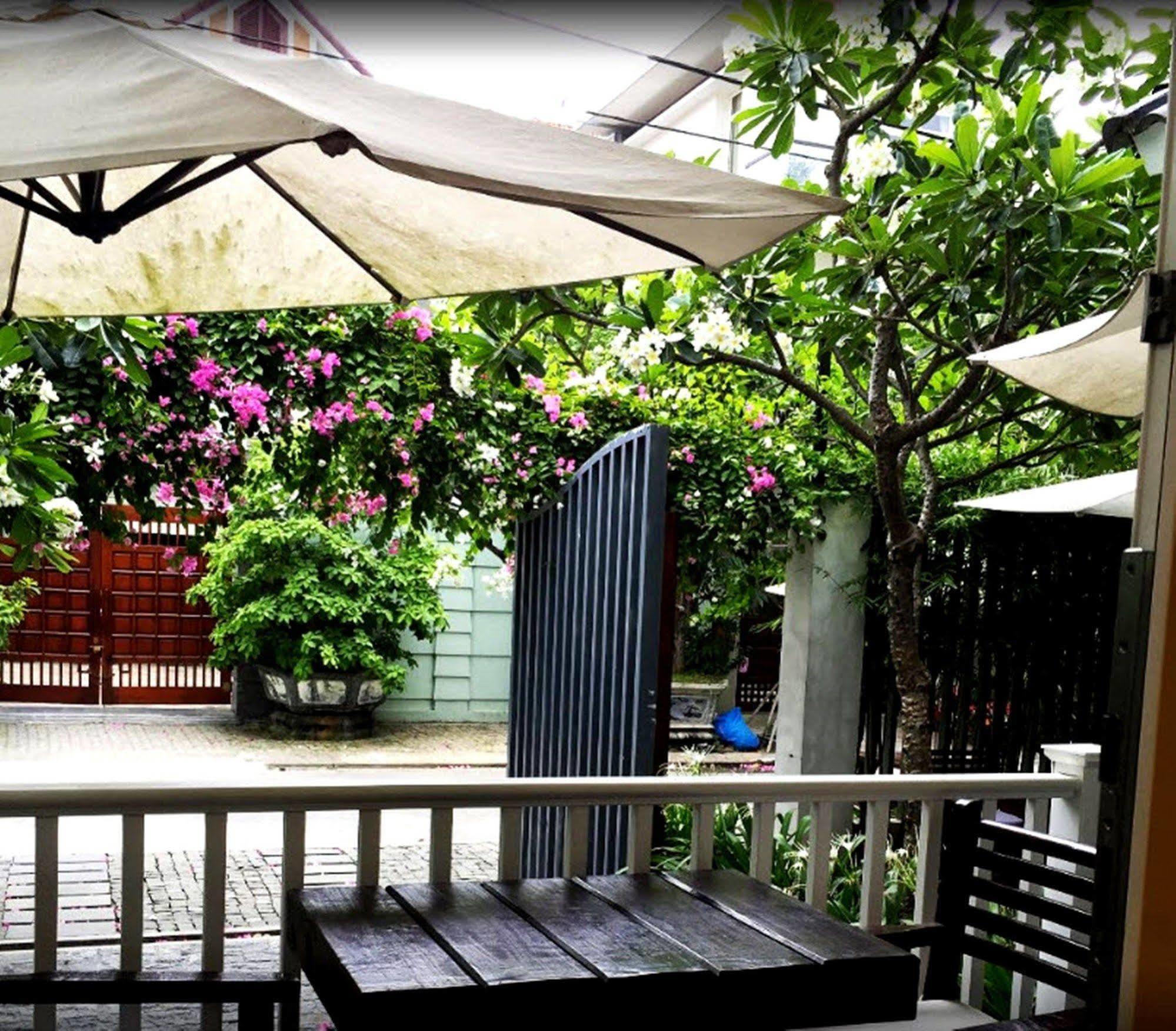 Frangipani Boutique Hotel Da Nang Exterior photo
