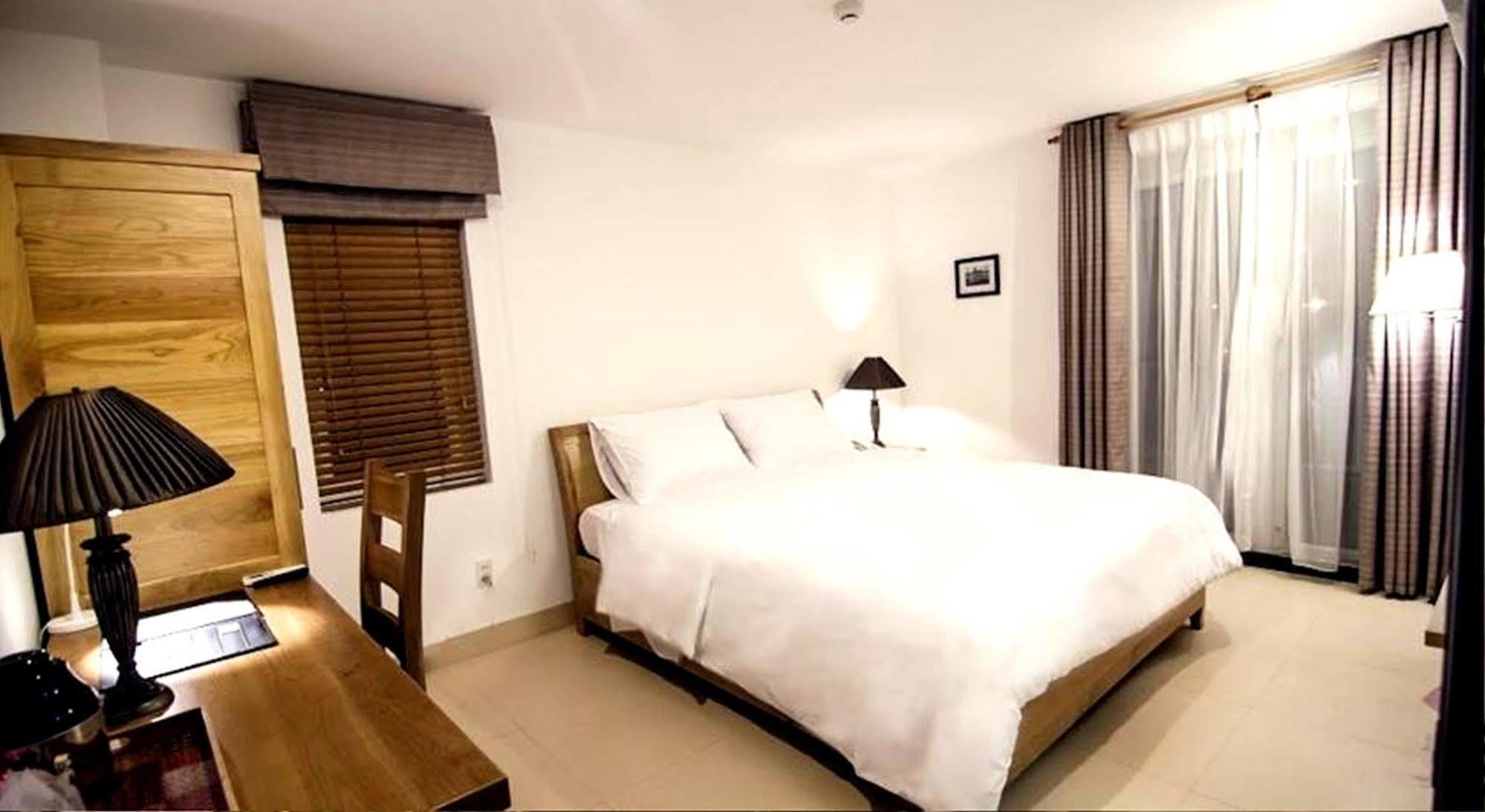Frangipani Boutique Hotel Da Nang Exterior photo