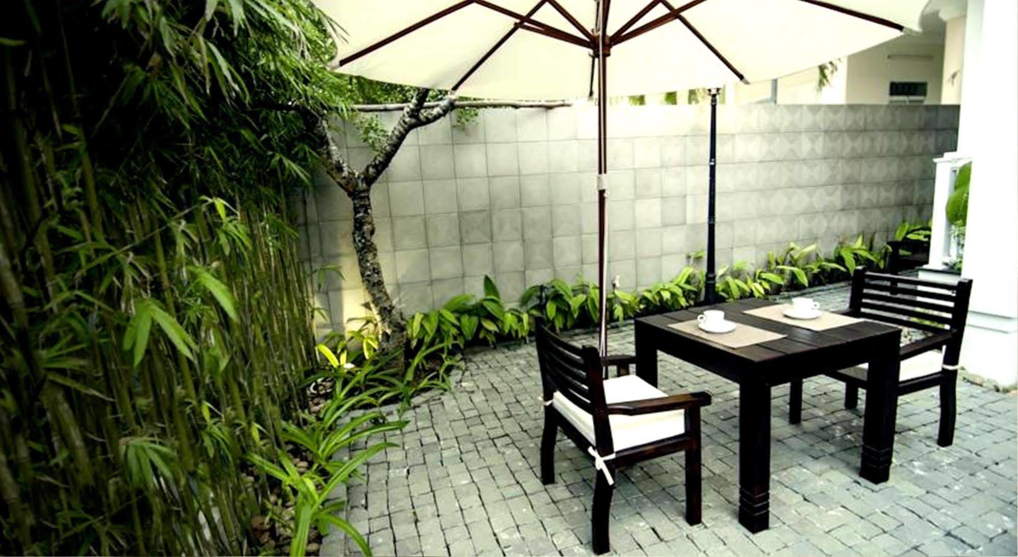 Frangipani Boutique Hotel Da Nang Exterior photo